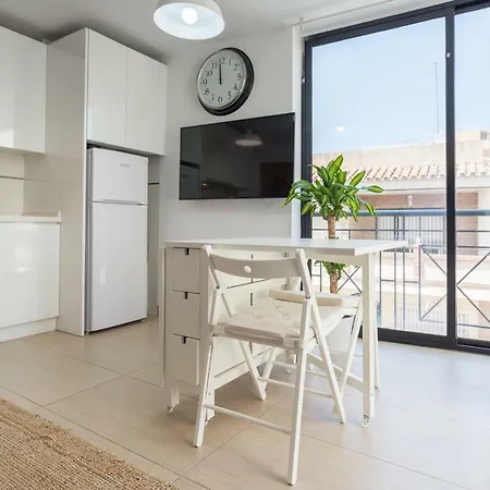 Ma3a-apt With Rooftops-next To Old Town *